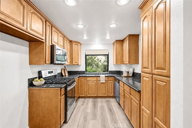 19620 Sherman Way Unit 1, Reseda, CA 91335 — photo 6 of 23