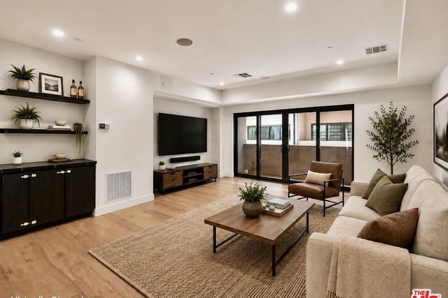 5623 Murray Lane, Los Angeles, CA 90016 — photo 6 of 53