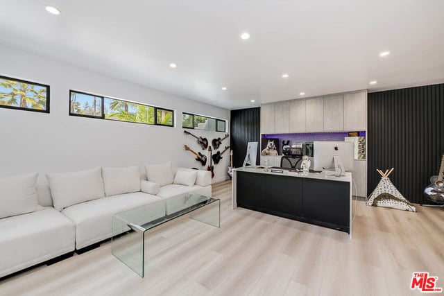 4961 Marmol Drive, Los Angeles, CA 91364 — photo 35 of 61