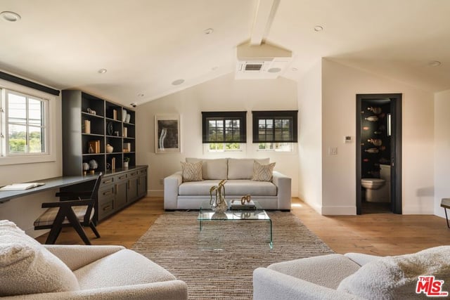 252 N Kenter Avenue, Los Angeles, CA 90049 — photo 10 of 26