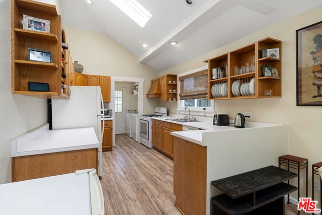 428 Rialto Avenue, Venice, CA 90291 — photo 13 of 38