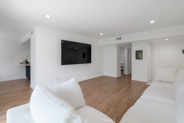 1015 N Michillinda 302, Pasadena, CA 91107 — photo 4 of 26
