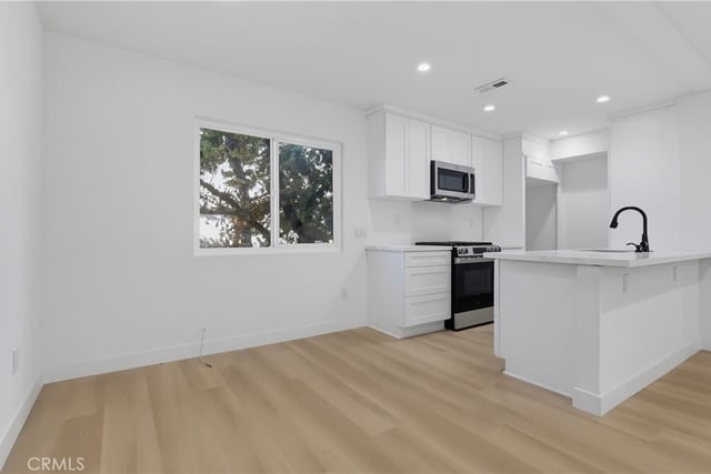 12310 Burbank 13, Los Angeles, CA 91607 — photo 15 of 54