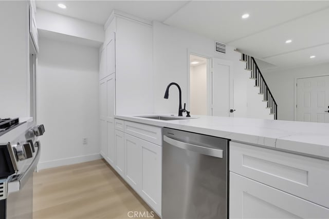 12310 Burbank 13, Los Angeles, CA 91607 — photo 21 of 54