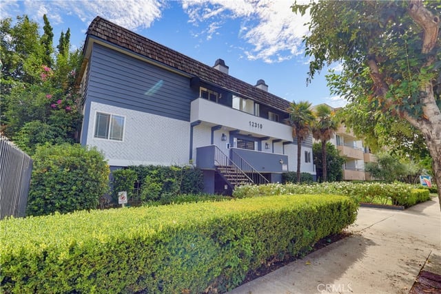 12310 Burbank 13, Los Angeles, CA 91607 — photo 3 of 54