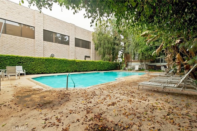 18324 Clark 110, Tarzana, CA 91356 — photo 20 of 34