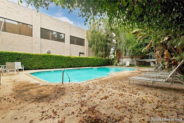 18324 Clark 110, Tarzana, CA 91356 — photo 22 of 34