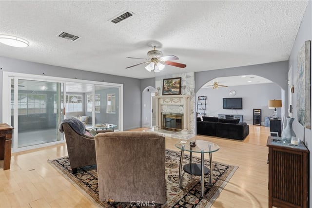 8233 Fallbrook, West Hills, CA 91304 — photo 4 of 28