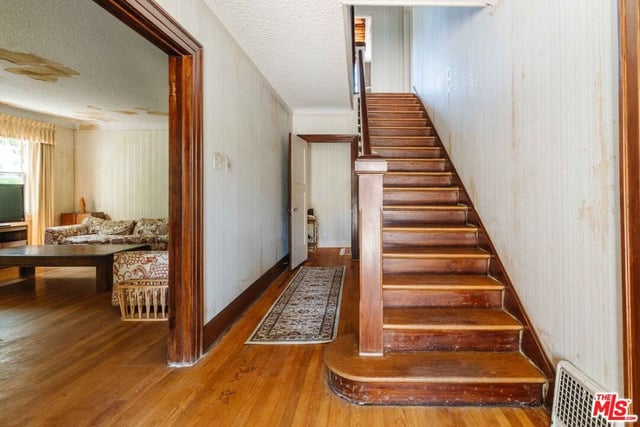 354 21st Street, Santa Monica, CA 90402 — photo 3 of 26