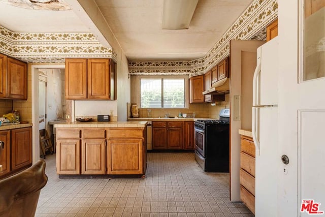 354 21st Street, Santa Monica, CA 90402 — photo 8 of 26