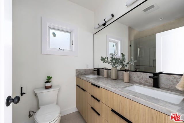 424 N Avenue 54, Los Angeles, CA 90042 — photo 13 of 36