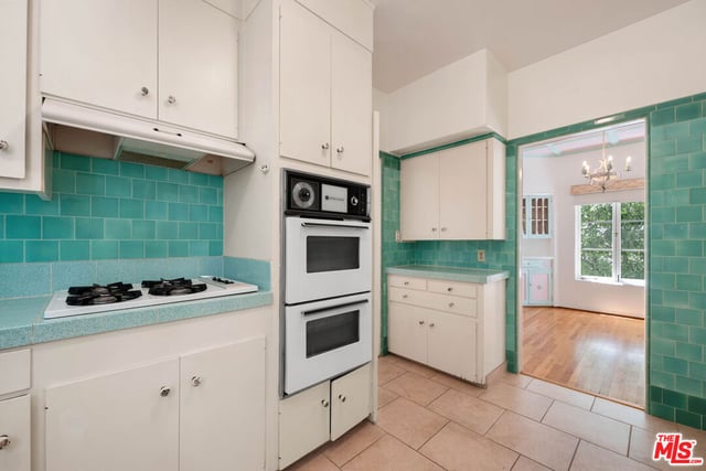 2024 N Curson Avenue, Los Angeles, CA 90046 — photo 13 of 34