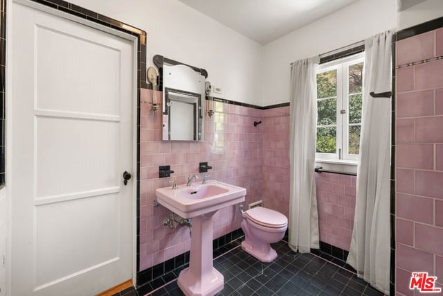 2024 N Curson Avenue, Los Angeles, CA 90046 — photo 18 of 34