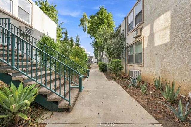 18620 Hatteras Street 206, Tarzana, CA 91356 — photo 18 of 23