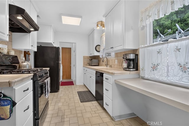 19148 Hart, Reseda, CA 91335 — photo 15 of 35