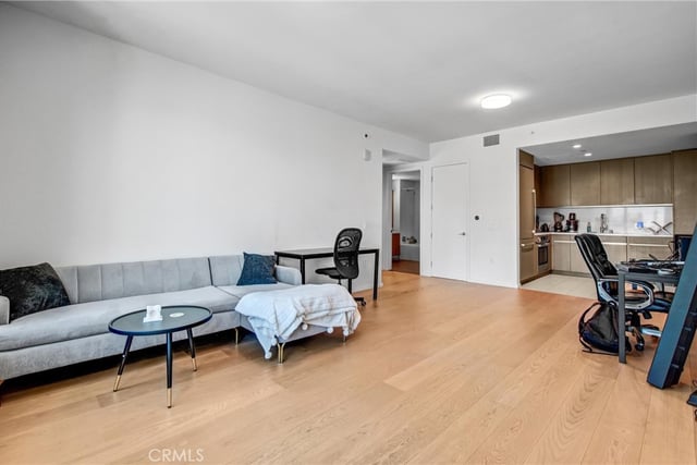 889 Francisco Street 1710, Los Angeles, CA 90017 — photo 11 of 21