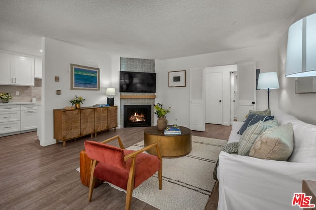 914 Lincoln Boulevard 202, Santa Monica, CA 90403 — photo 3 of 16