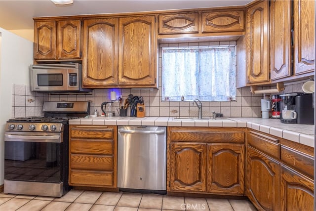 10118 Telfair, Pacoima, CA 91331 — photo 11 of 26