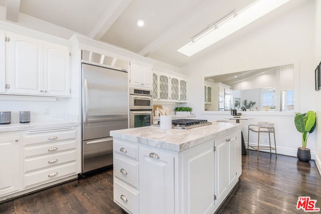 2204 The Terrace, Los Angeles, CA 90049 — photo 16 of 51