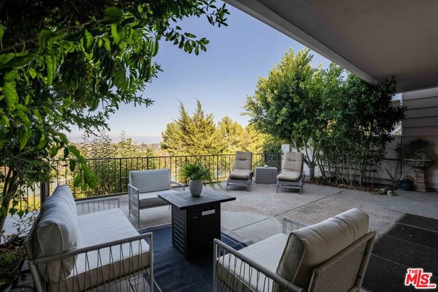 2204 The Terrace, Los Angeles, CA 90049 — photo 27 of 51