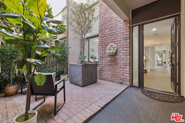 141 S Linden Drive 104, Beverly Hills, CA 90212 — photo 2 of 24