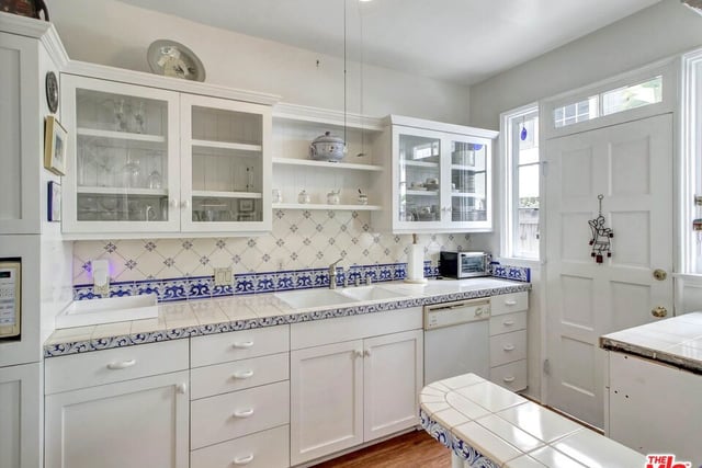1327 N Hayworth Avenue, West Hollywood, CA 90046 — photo 19 of 44