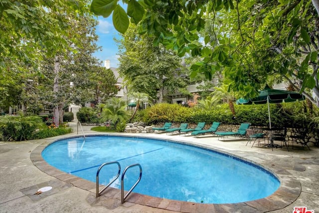 1327 N Hayworth Avenue, West Hollywood, CA 90046 — photo 2 of 44