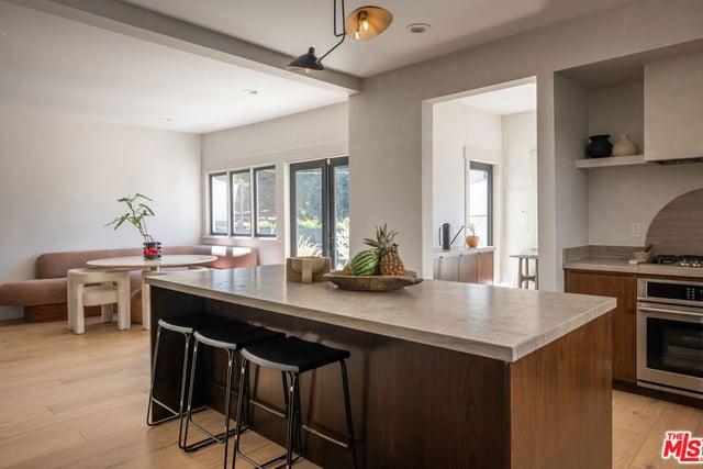 1715 S Kingsley Drive, Los Angeles, CA 90006 — photo 11 of 37