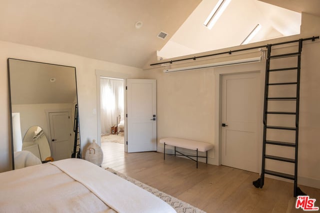 1715 S Kingsley Drive, Los Angeles, CA 90006 — photo 16 of 37