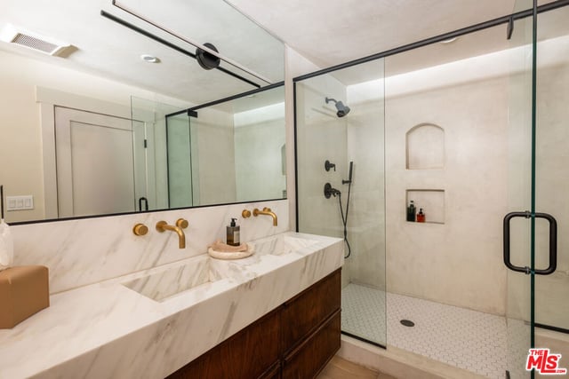 1715 S Kingsley Drive, Los Angeles, CA 90006 — photo 19 of 37