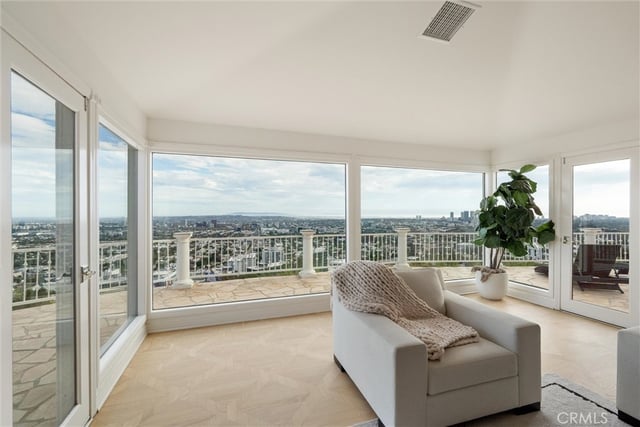 8527 Hedges Way, Los Angeles, CA 90069 — photo 11 of 42