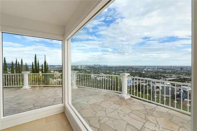 8527 Hedges Way, Los Angeles, CA 90069 — photo 13 of 42