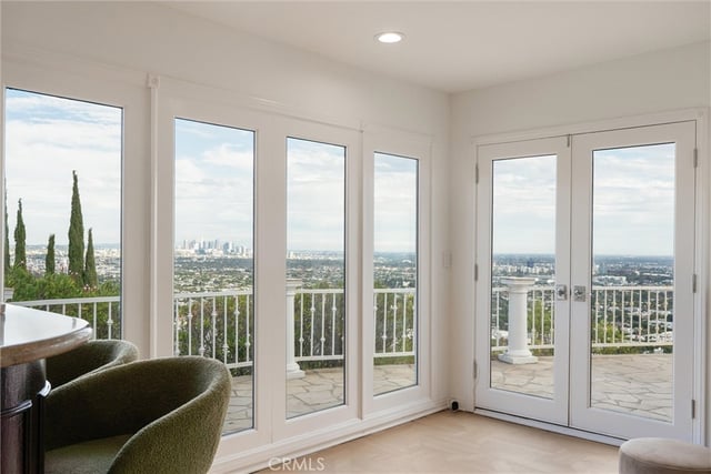 8527 Hedges Way, Los Angeles, CA 90069 — photo 7 of 42