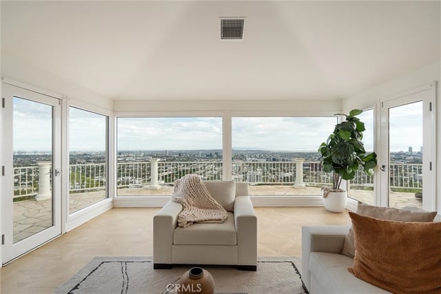 8527 Hedges Way, Los Angeles, CA 90069 — photo 9 of 42