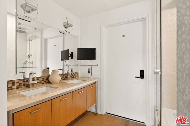 1155 S Grand Avenue 403, Los Angeles, CA 90015 — photo 11 of 17