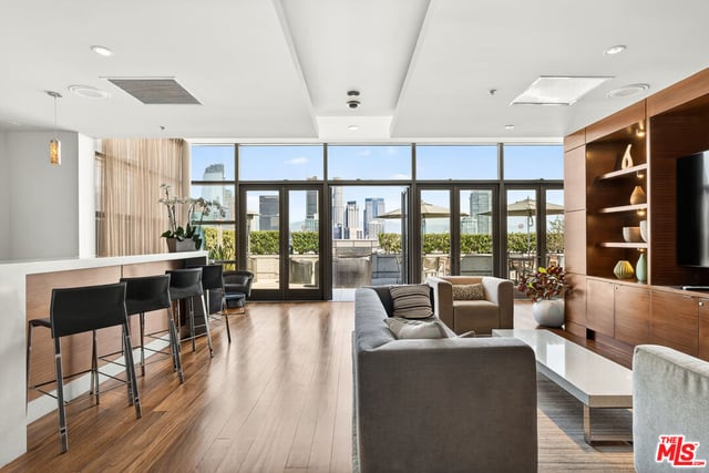 1155 S Grand Avenue 403, Los Angeles, CA 90015 — photo 15 of 17