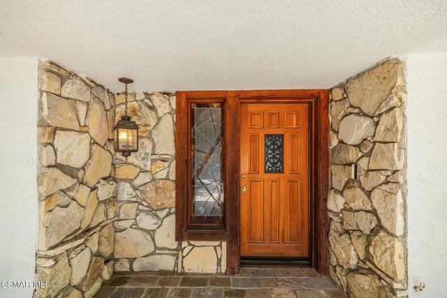 25820 Piuma Road, Calabasas, CA 91302 — photo 7 of 57