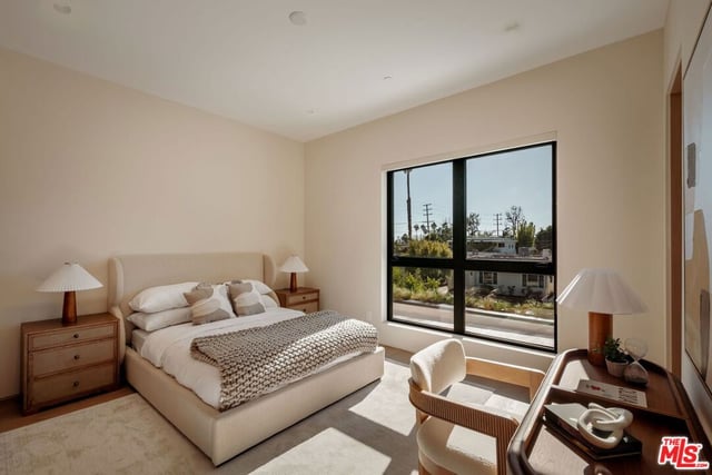 812 N Genesee Avenue, Los Angeles, CA 90046 — photo 33 of 43