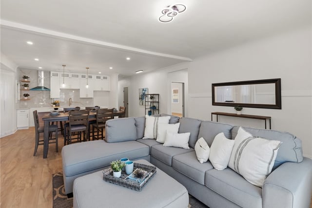 658 W 7th, San Pedro, CA 90731 — photo 8 of 32