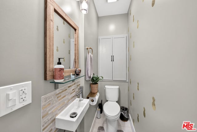 1610 W 36th Place, Los Angeles, CA 90018 — photo 10 of 19
