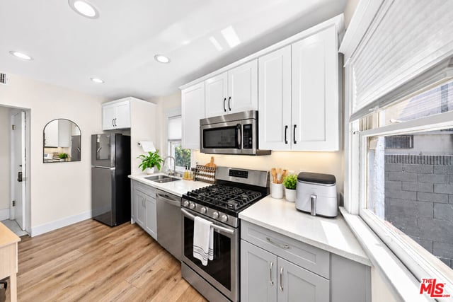1610 W 36th Place, Los Angeles, CA 90018 — photo 14 of 19