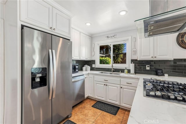15518 S Stanford, Compton, CA 90220 — photo 8 of 32
