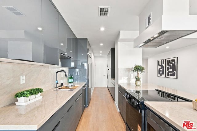 865 Comstock Avenue 14B, Los Angeles, CA 90024 — photo 15 of 36