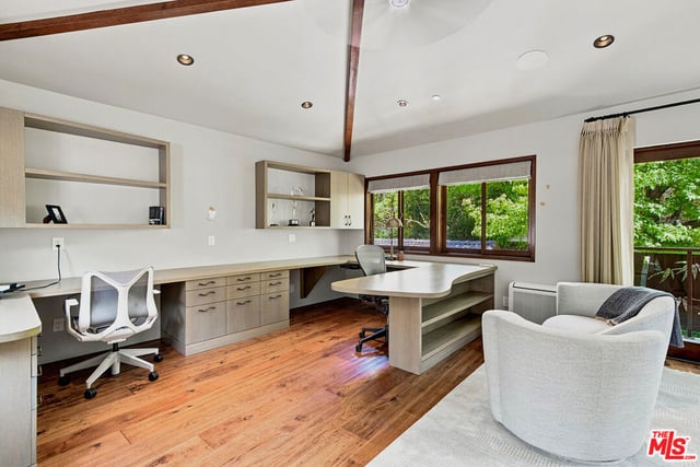 3851 Kingswood Road, Sherman Oaks, CA 91403 — photo 17 of 33