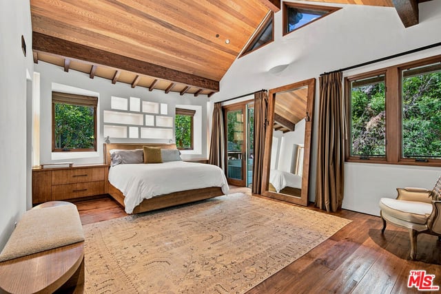 3851 Kingswood Road, Sherman Oaks, CA 91403 — photo 18 of 33