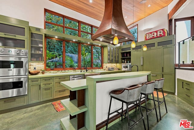 3851 Kingswood Road, Sherman Oaks, CA 91403 — photo 9 of 33