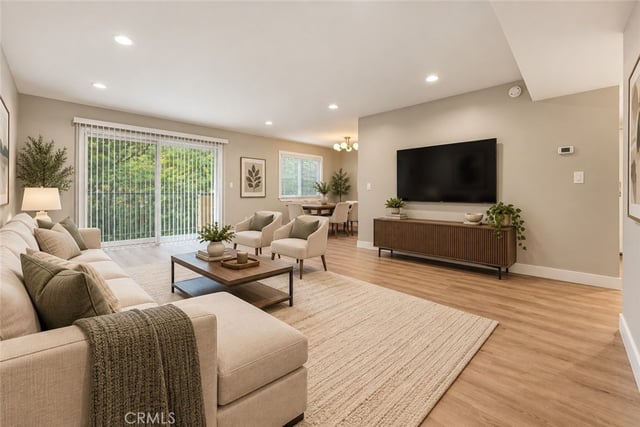 637 N West Knoll 204, West Hollywood, CA 90069 — photo 8 of 19