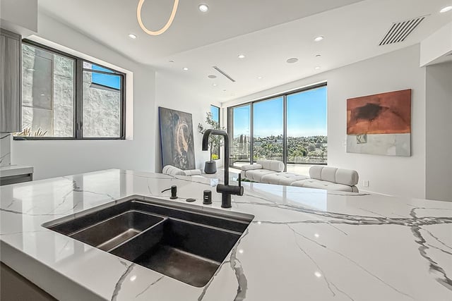 5130 Medina, Woodland Hills, CA 91364 — photo 14 of 45