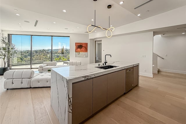 5130 Medina, Woodland Hills, CA 91364 — photo 15 of 45