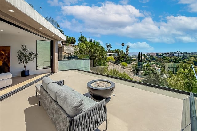 5130 Medina, Woodland Hills, CA 91364 — photo 19 of 45
